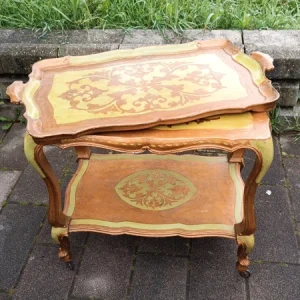 tavolo tavolino con ruote legno intarsiato colore oro e verde