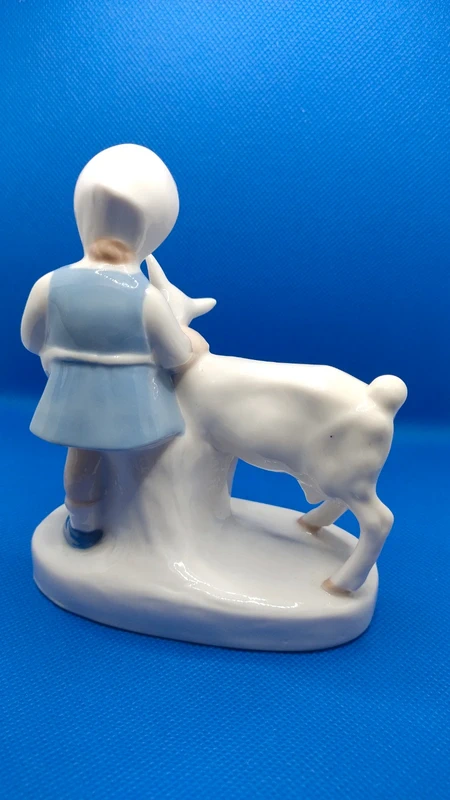 statuina porcellana tedesca bambina con capretta statuina porcellana tedesca bambina con capretta