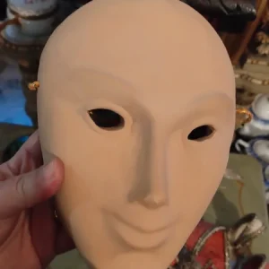 maschera in terracotta