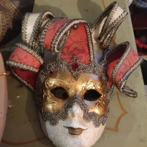 maschera dipinta a mano (copia)