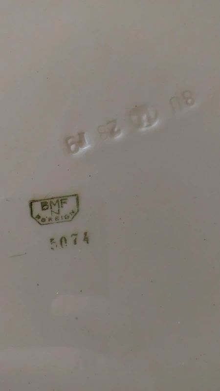piatto sotto pentola ceramica decoro uva sui toni del marrone piatto sotto pentola ceramica decoro uva sui toni del marrone