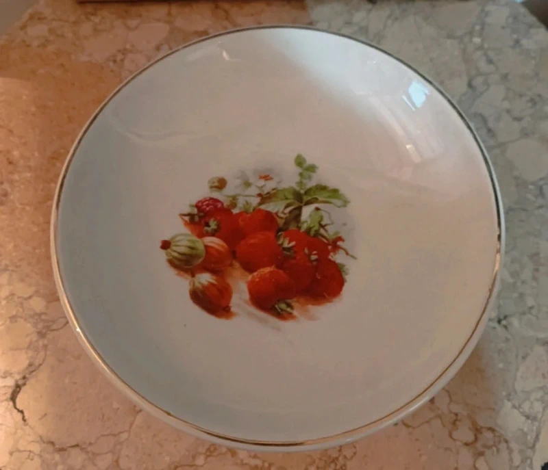 alzatina ceramica decoro fragole rosse france alzatina ceramica decoro fragole rosse france