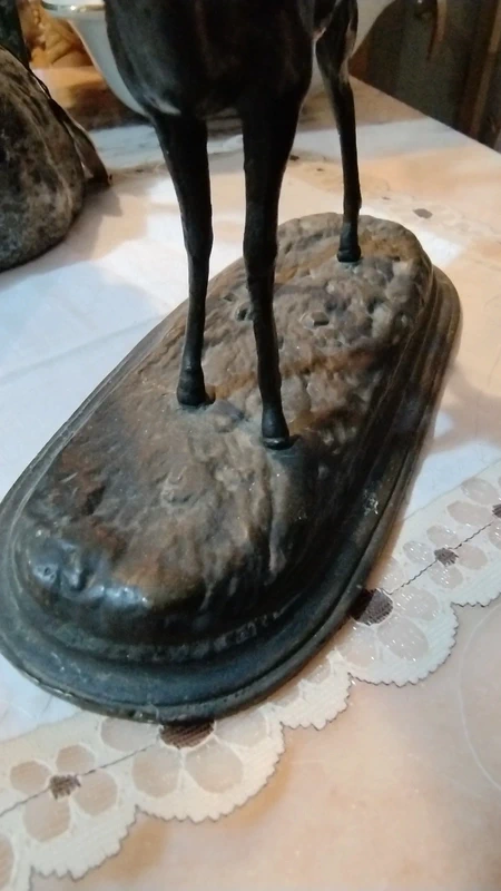 scultura di cerbiatto in bronzo scultura di cerbiatto in bronzo