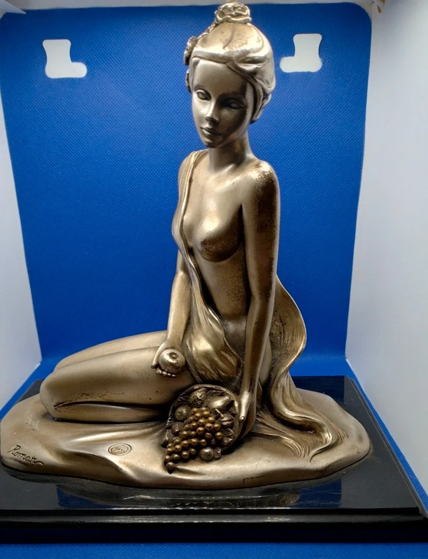 scultura donna firma romar argentata scultura donna firma romar argentata