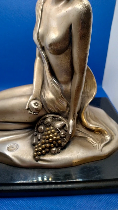 scultura donna firma romar argentata scultura donna firma romar argentata