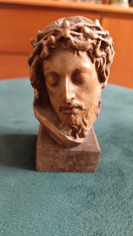scultura in legno testa di gesù cristo scultura in legno testa di gesù cristo