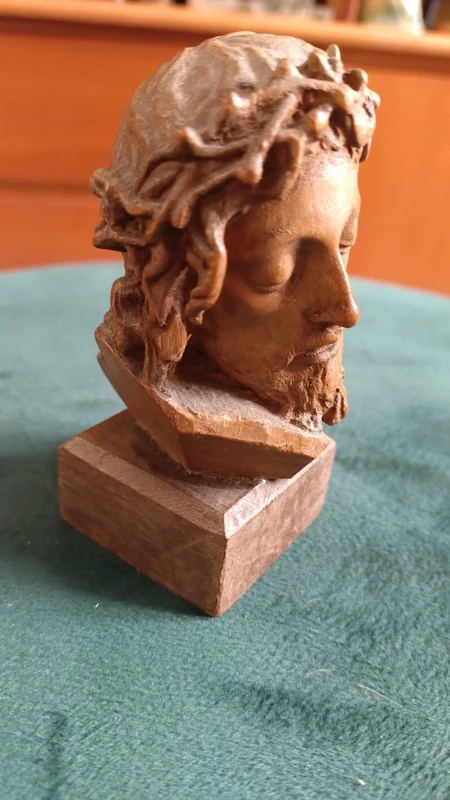 scultura in legno testa di gesù cristo scultura in legno testa di gesù cristo