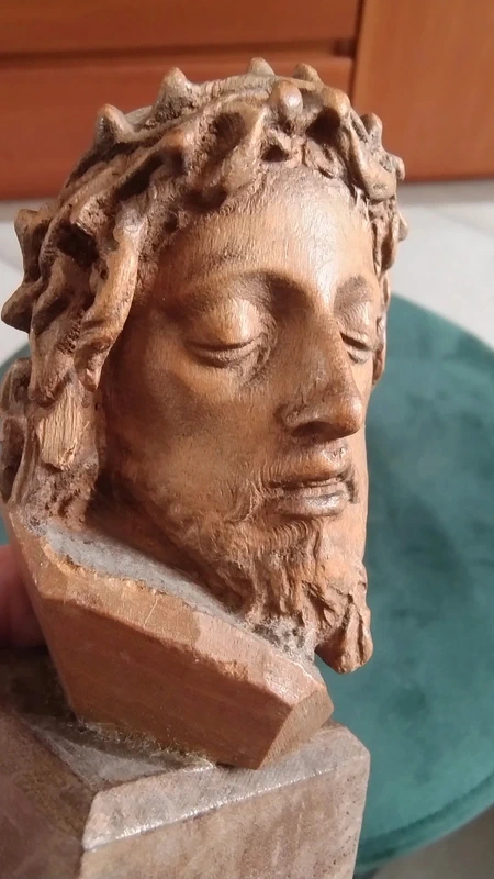 scultura in legno testa di gesù cristo scultura in legno testa di gesù cristo