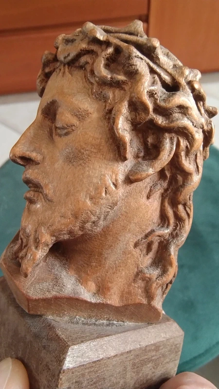 scultura in legno testa di gesù cristo scultura in legno testa di gesù cristo