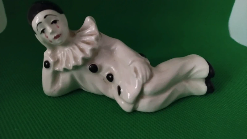 delizioso piccolo maschera pierrot anni 70 tipo bassano delizioso piccolo maschera pierrot anni 70 tipo bassano
