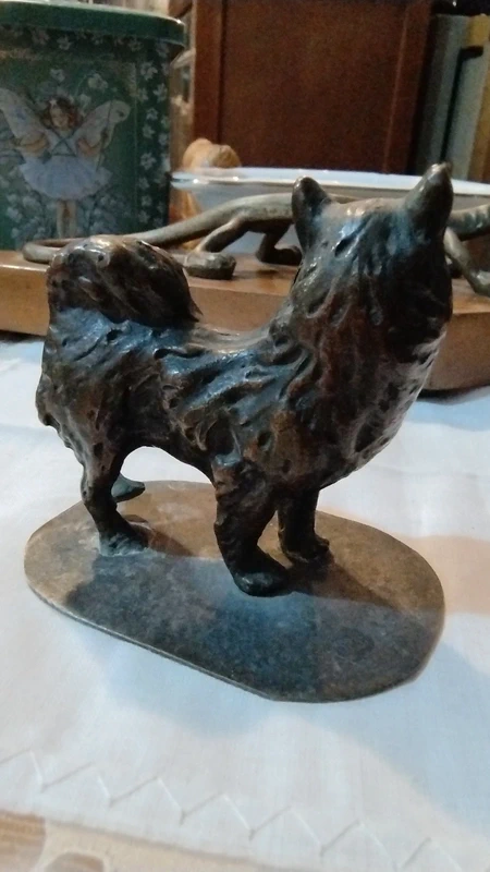 scultura cane volpino spitz in bronzo scultura cane volpino spitz in bronzo