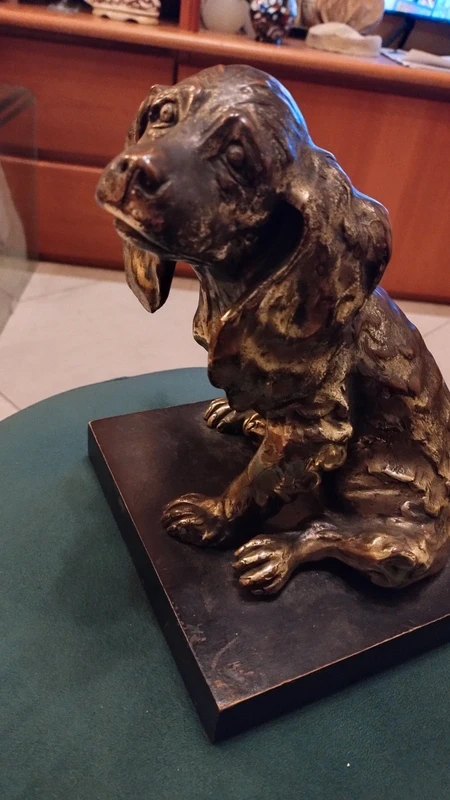 bellissimo cane in ceramica argentata firmato su base legno bellissimo cane in ceramica argentata firmato su base legno