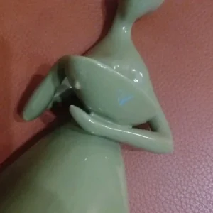 statuina donna stilizzata ceramica verde