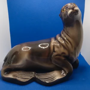 foca o leone marino vintage in gesso