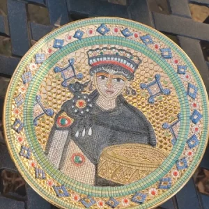 piatto antico con motivo a mosaico in stile bizantino gialletti deruta