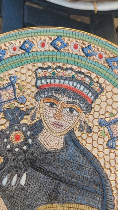 piatto antico con motivo a mosaico in stile bizantino gialletti deruta piatto antico con motivo a mosaico in stile bizantino gialletti deruta