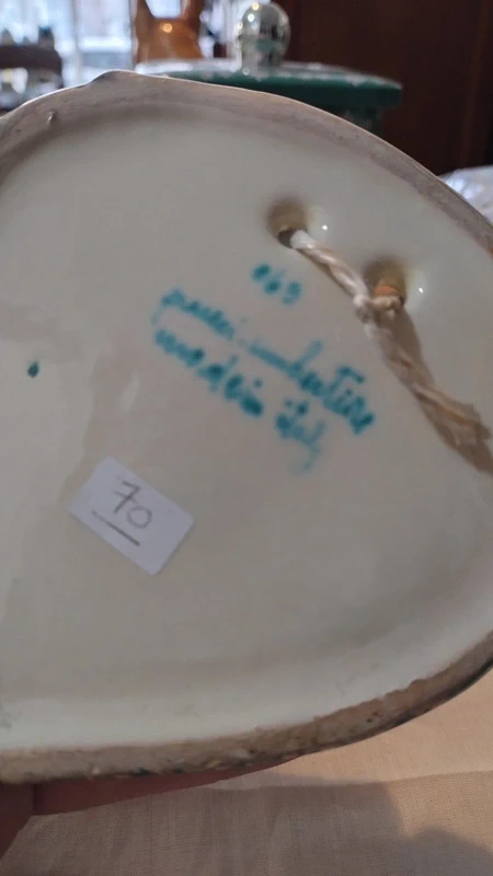 vaso cachepot a forma di cuore con ape e fiore pucci umbertide italy vaso cachepot a forma di cuore con ape e fiore pucci umbertide italy