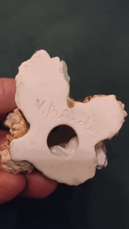 scoiattolo marrone porcellana firma v. bindi scoiattolo marrone porcellana firma v. bindi