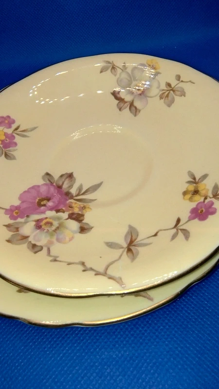 tazza da thè tè e doppio piattino vintage aynsley giallo pallido e floreale tazza da thè tè e doppio piattino vintage aynsley giallo pallido e floreale