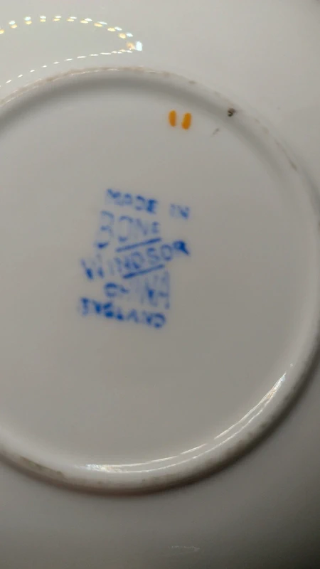 tazza thè doppio piattino windsor england bone china tazza thè doppio piattino windsor england bone china