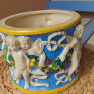 vaso cachepot ceramica con bassorilievo angeli e festoni colorati italy