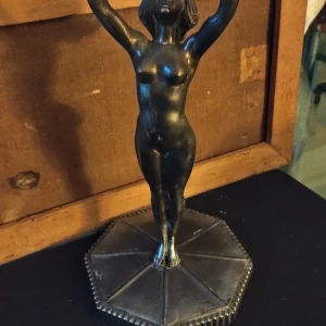 scultura in bronzo argentato nudo di donna