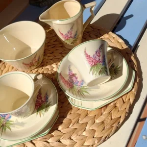 set per due , tazza thè con doppio piattino con lattiera e ciotola midwinter burslem england