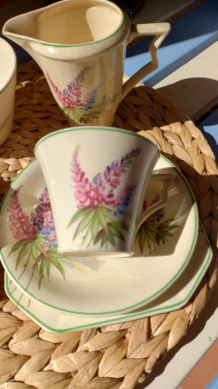 set per due , tazza thè con doppio piattino con lattiera e ciotola midwinter burslem england set per due , tazza thè con doppio piattino con lattiera e ciotola midwinter burslem england