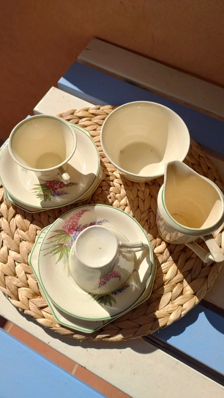 set per due , tazza thè con doppio piattino con lattiera e ciotola midwinter burslem england set per due , tazza thè con doppio piattino con lattiera e ciotola midwinter burslem england