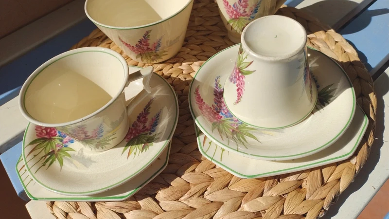 set per due , tazza thè con doppio piattino con lattiera e ciotola midwinter burslem england set per due , tazza thè con doppio piattino con lattiera e ciotola midwinter burslem england