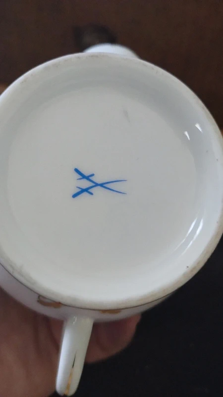 piccola teiera rose porcellana meissen dipinta a mano piccola teiera rose porcellana meissen dipinta a mano