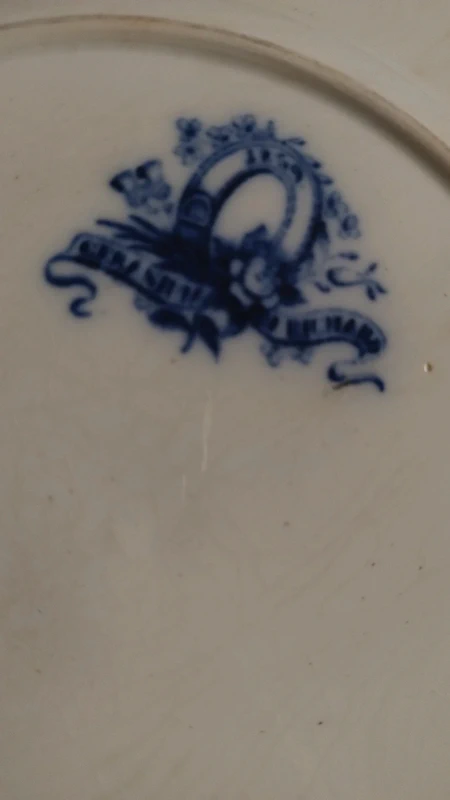 piatto da parete antico vittoriano wedgwood pearl ware con decorazione geranio color blu intenso piatto da parete antico vittoriano wedgwood pearl ware con decorazione geranio color blu intenso