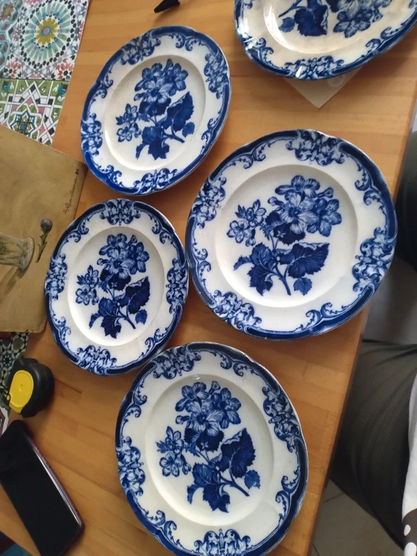piatto da parete antico vittoriano wedgwood pearl ware con decorazione geranio color blu intenso piatto da parete antico vittoriano wedgwood pearl ware con decorazione geranio color blu intenso