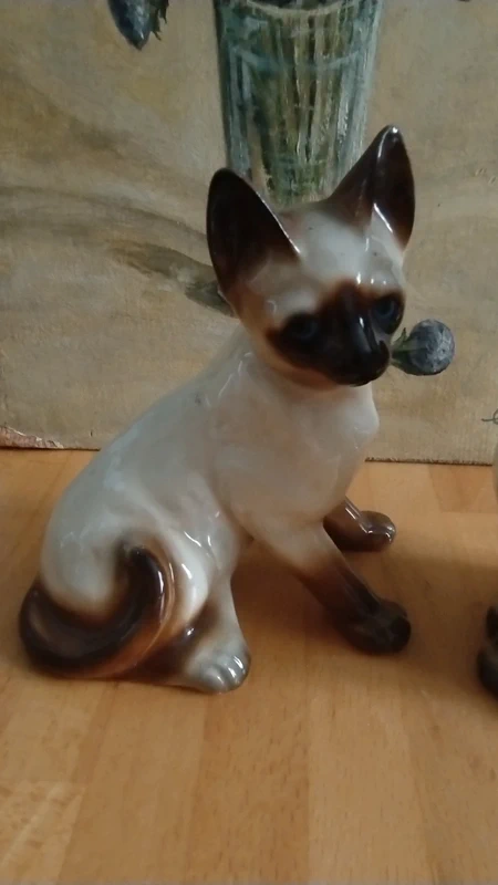 coppia gatto siamese con occhi azzurri in ceramica coppia gatto siamese con occhi azzurri in ceramica