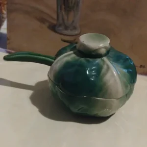 ceramica d'epoca, scultura verza barbotine , italy