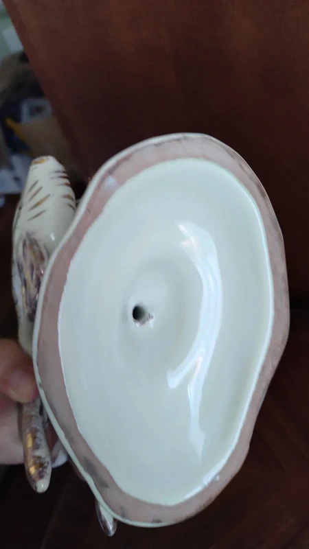 bellissima coppia di pesci in ceramica crema dettagli oro bellissima coppia di pesci in ceramica crema dettagli oro