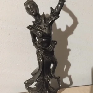 statua in metallo di donna orientale danzatrice made in italy