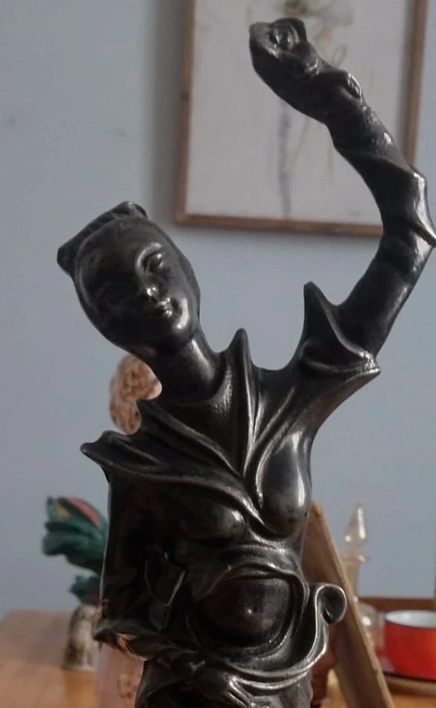 statua in metallo di donna orientale danzatrice made in italy statua in metallo di donna orientale danzatrice made in italy