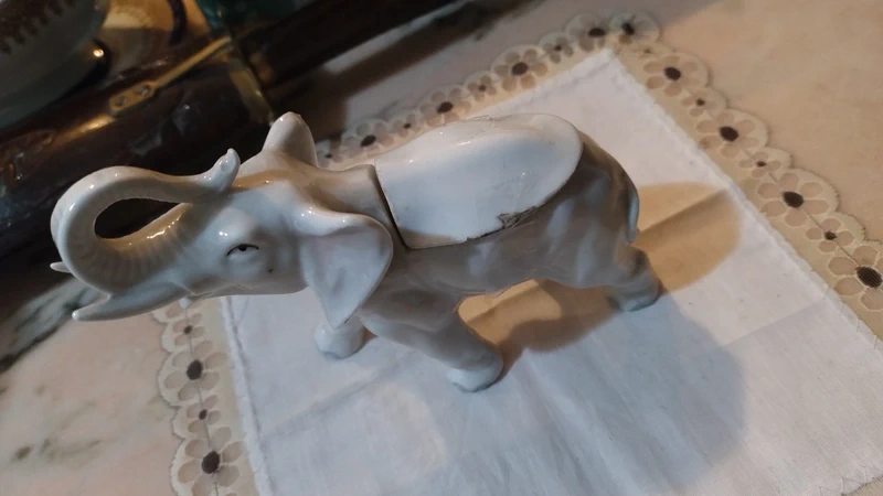 elefante bianco scatola con coperchio porcellana elefante bianco scatola con coperchio porcellana