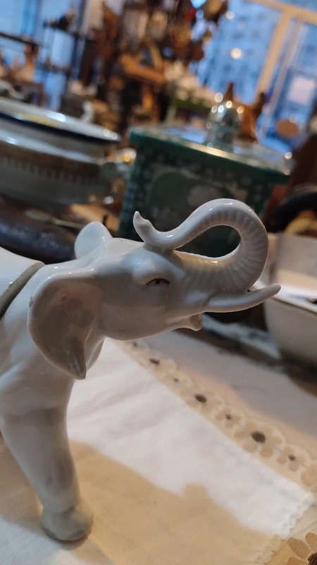 elefante bianco scatola con coperchio porcellana elefante bianco scatola con coperchio porcellana