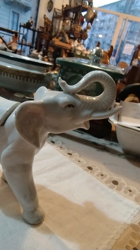 elefante bianco scatola con coperchio porcellana elefante bianco scatola con coperchio porcellana