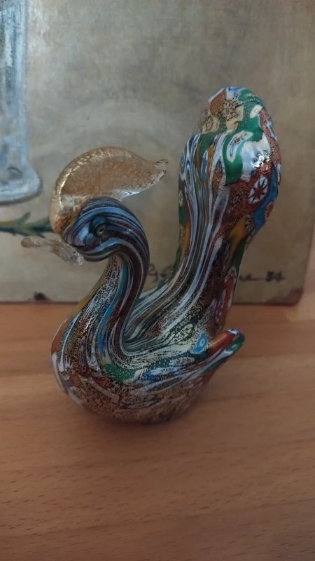 gallina in vetro murano con murrine millefiori e oro gallina in vetro murano con murrine millefiori e oro