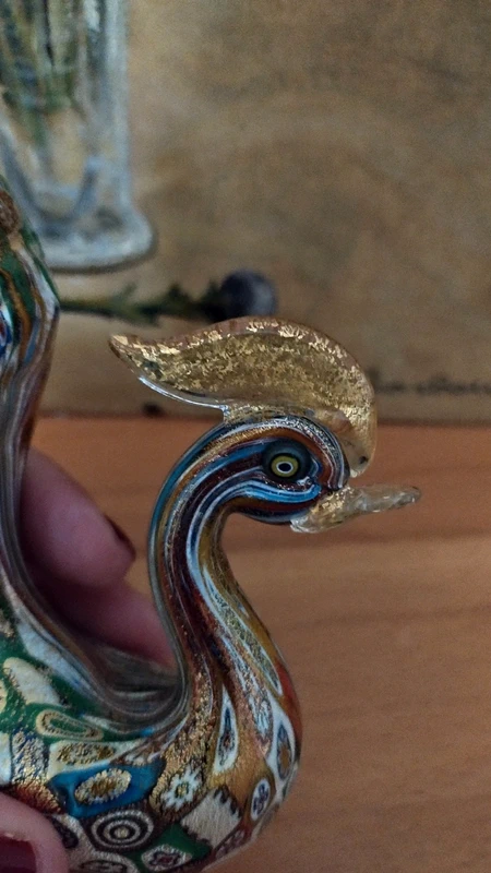 gallina in vetro murano con murrine millefiori e oro gallina in vetro murano con murrine millefiori e oro