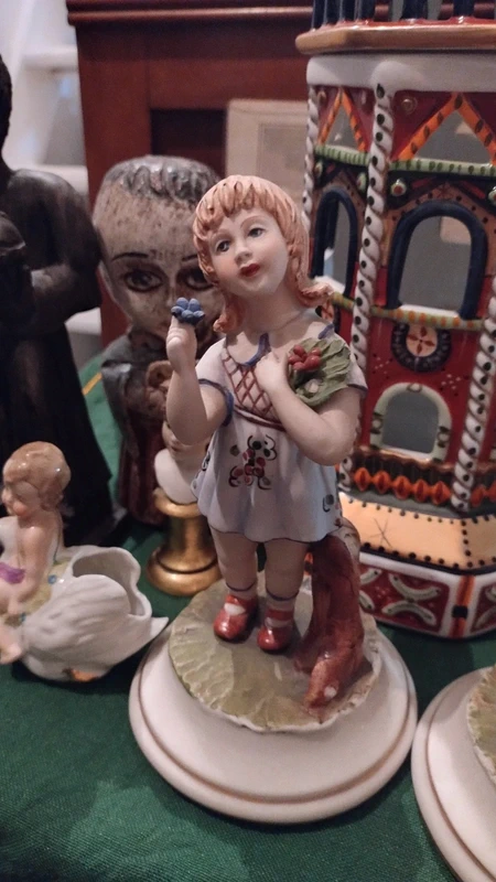coppia bambini in vestiti d'epoca porcellana biscuit policroma coppia bambini in vestiti d'epoca porcellana biscuit policroma