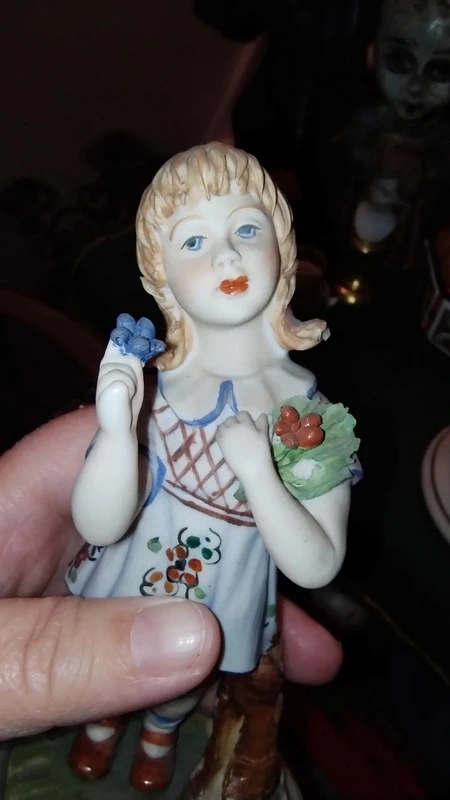 coppia bambini in vestiti d'epoca porcellana biscuit policroma coppia bambini in vestiti d'epoca porcellana biscuit policroma