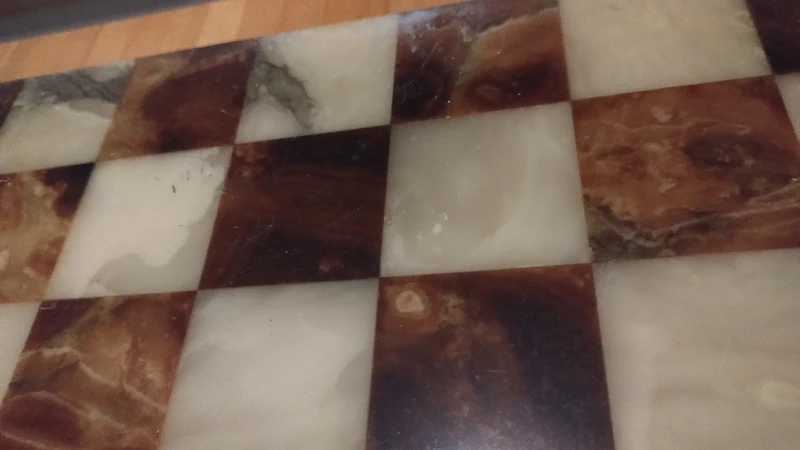 set da scacchi vintage in onice e marmo 40*40 set da scacchi vintage in onice e marmo 40*40